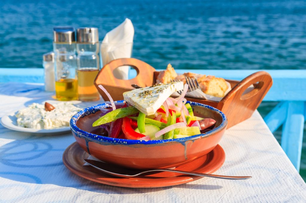 “Discover the Flavorful and Nutritious World of Greek Cuisine for a Healthy Mediterranean Diet!”